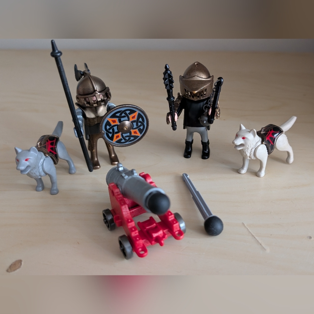 Knight Adventure Playset with Red Cannon and Wolf